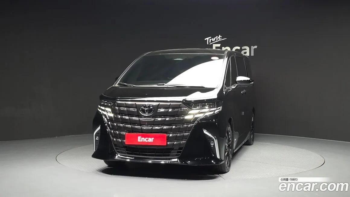 Toyota Alphard — фото 9
