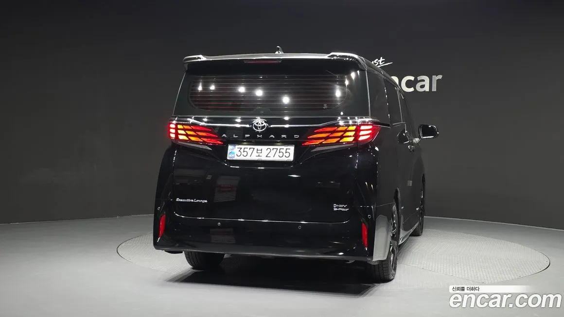 Toyota Alphard — фото 3