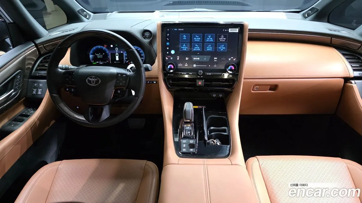 Toyota Alphard — фото 8
