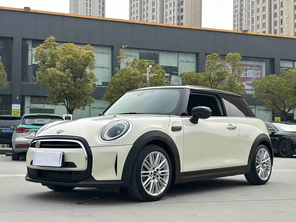 MINI Cooper (3-door) — фото 1