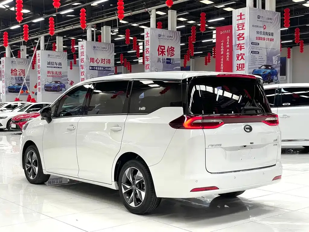 GAC Motor Trumpchi M6 — фото 10