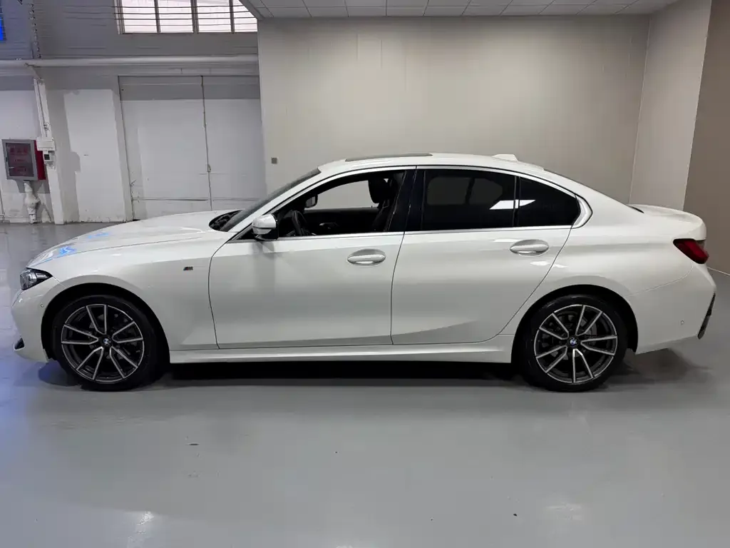BMW 3 Series 2025 из CN, фото 2