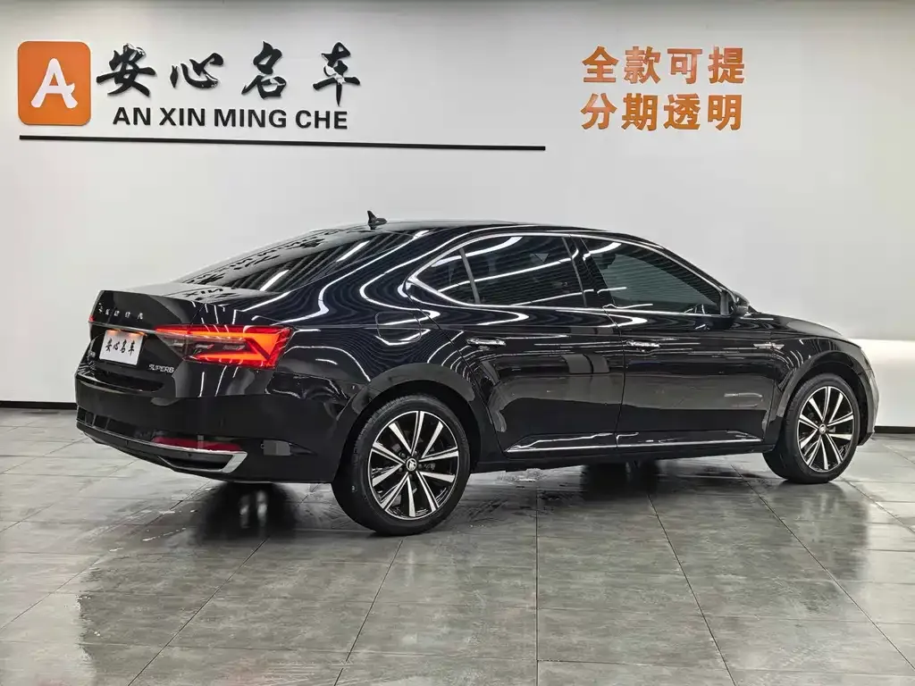 Skoda Superb — фото 7