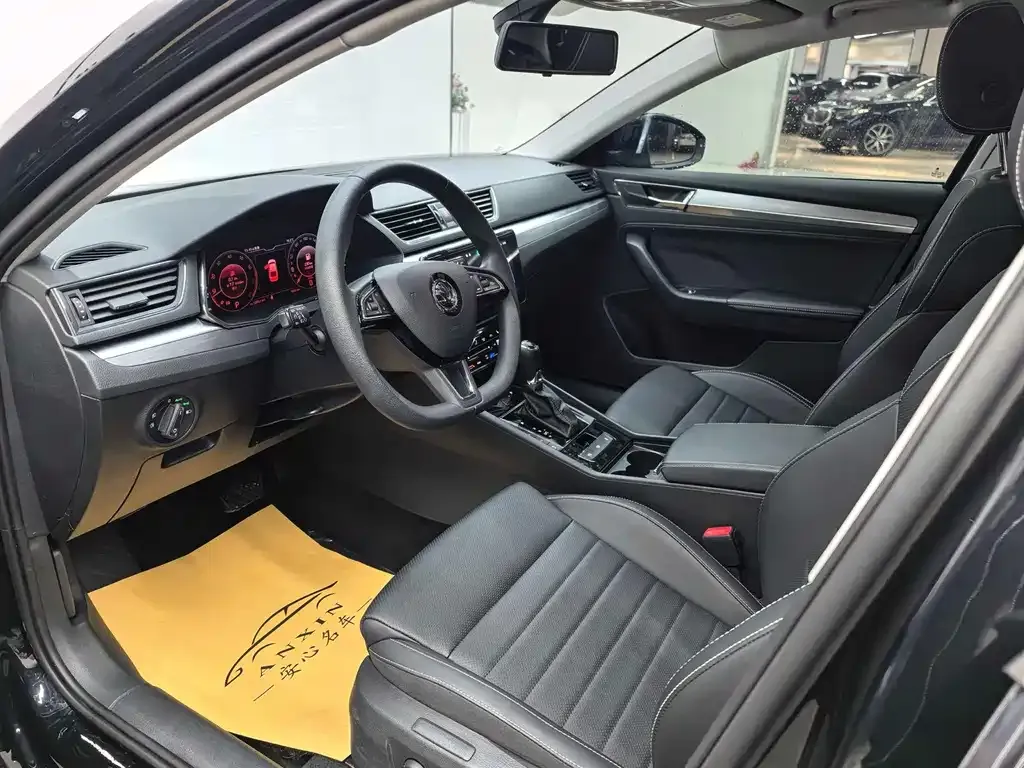 Skoda Superb — фото 3