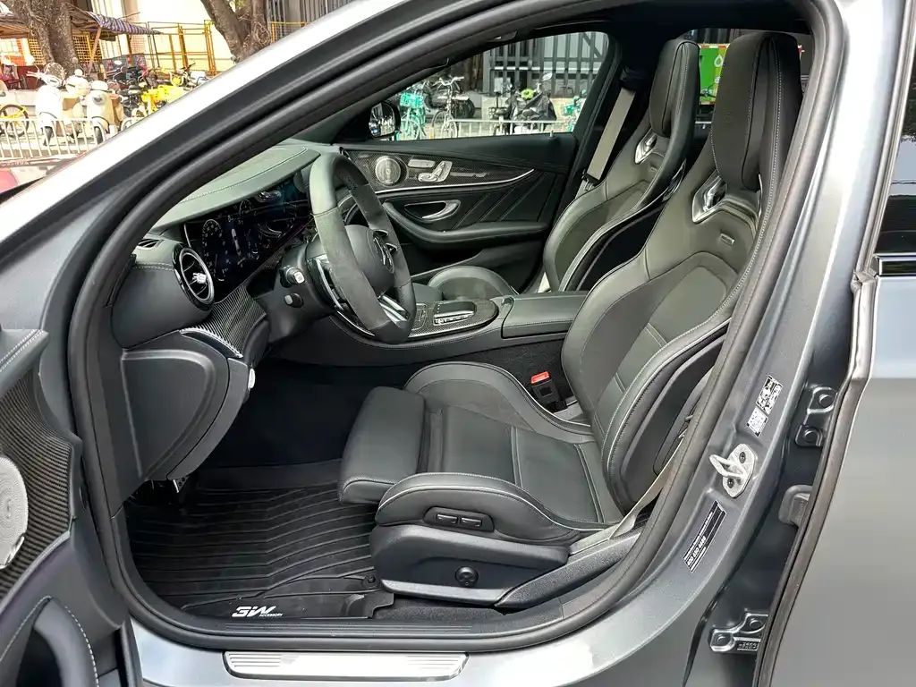 Mercedes-Benz E-Class AMG — фото 7