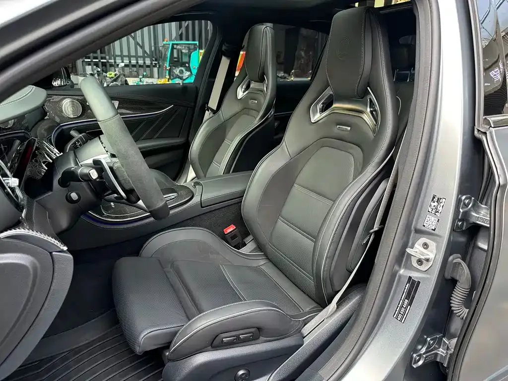 Mercedes-Benz E-Class AMG — фото 9