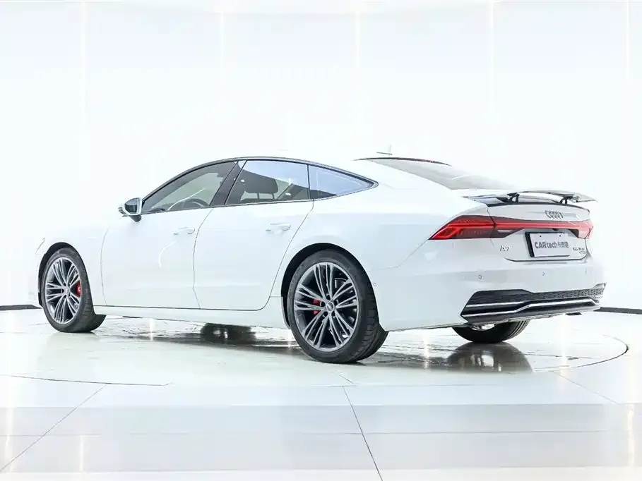 Audi A7 — фото 5