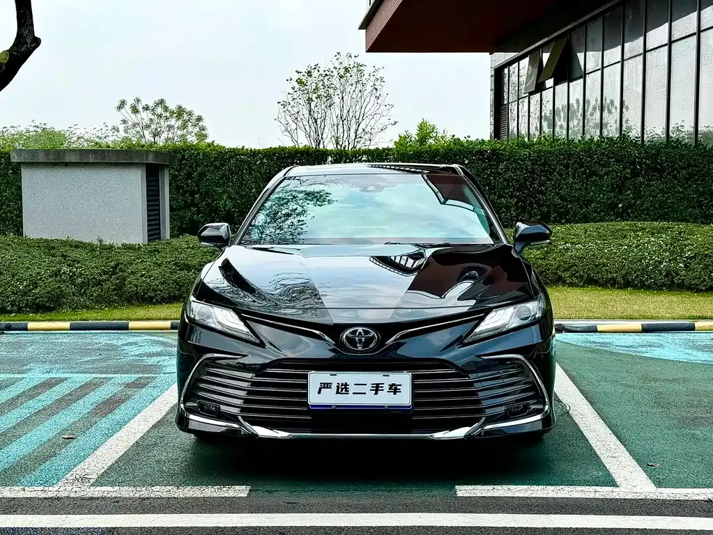 Toyota Camry — фото 10