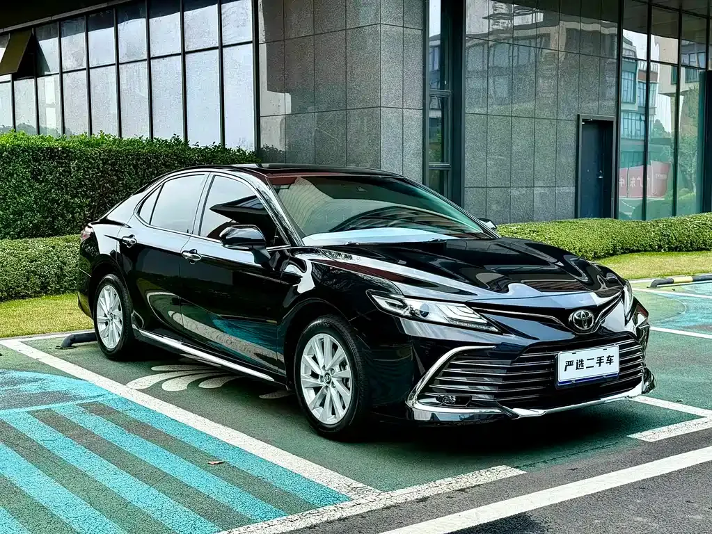 Toyota Camry — фото 9
