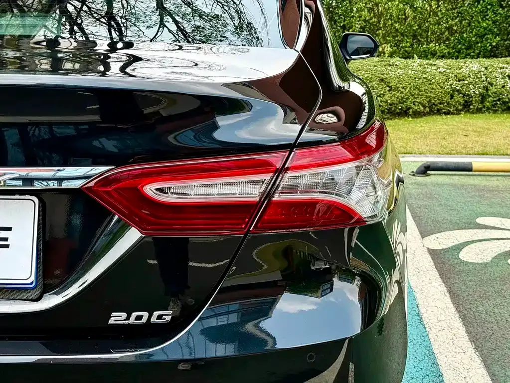 Toyota Camry — фото 6
