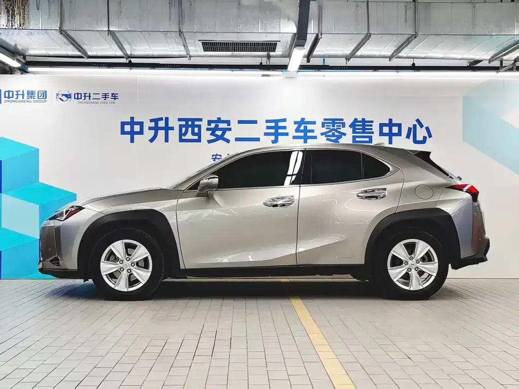 Lexus UX — фото 5