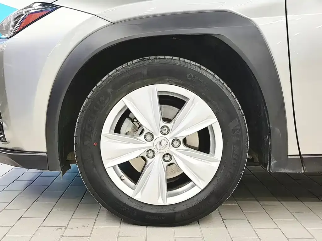 Lexus UX — фото 8
