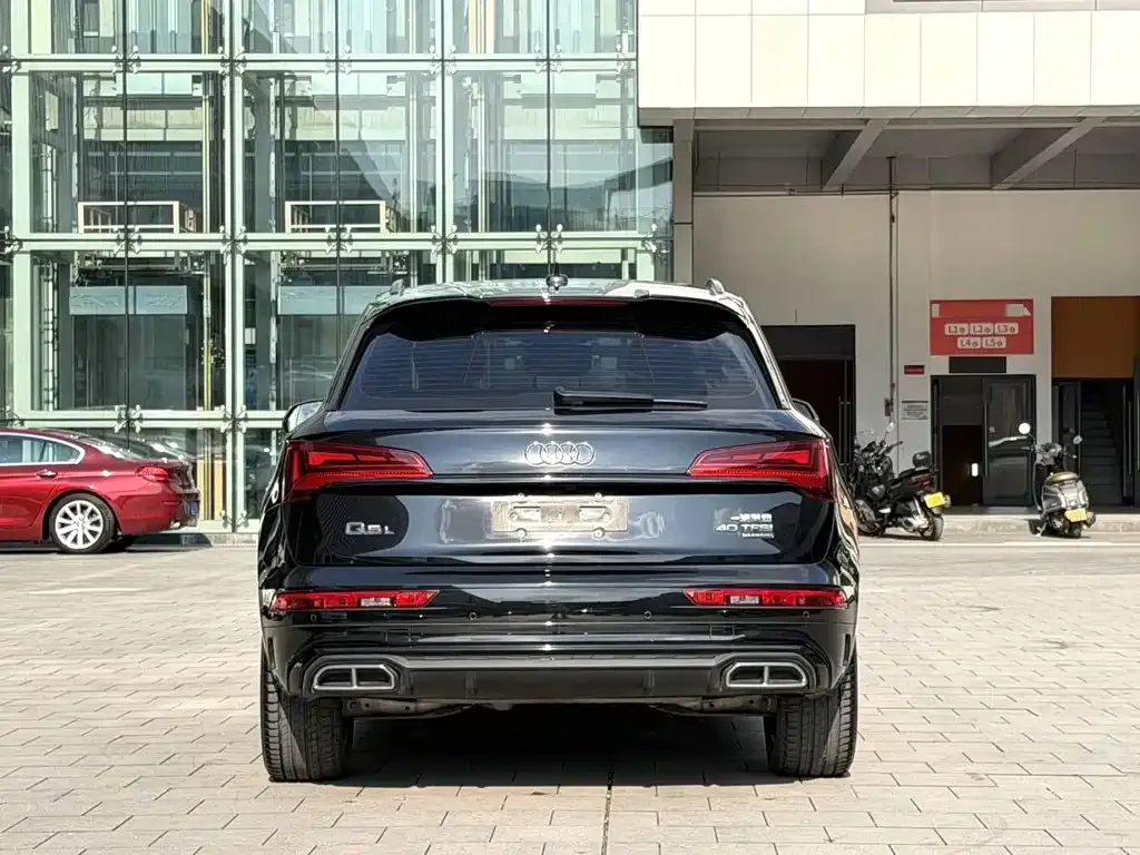 Audi Q5L — фото 7