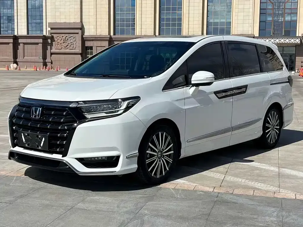 Honda Elysion 2023 из CN, фото 1