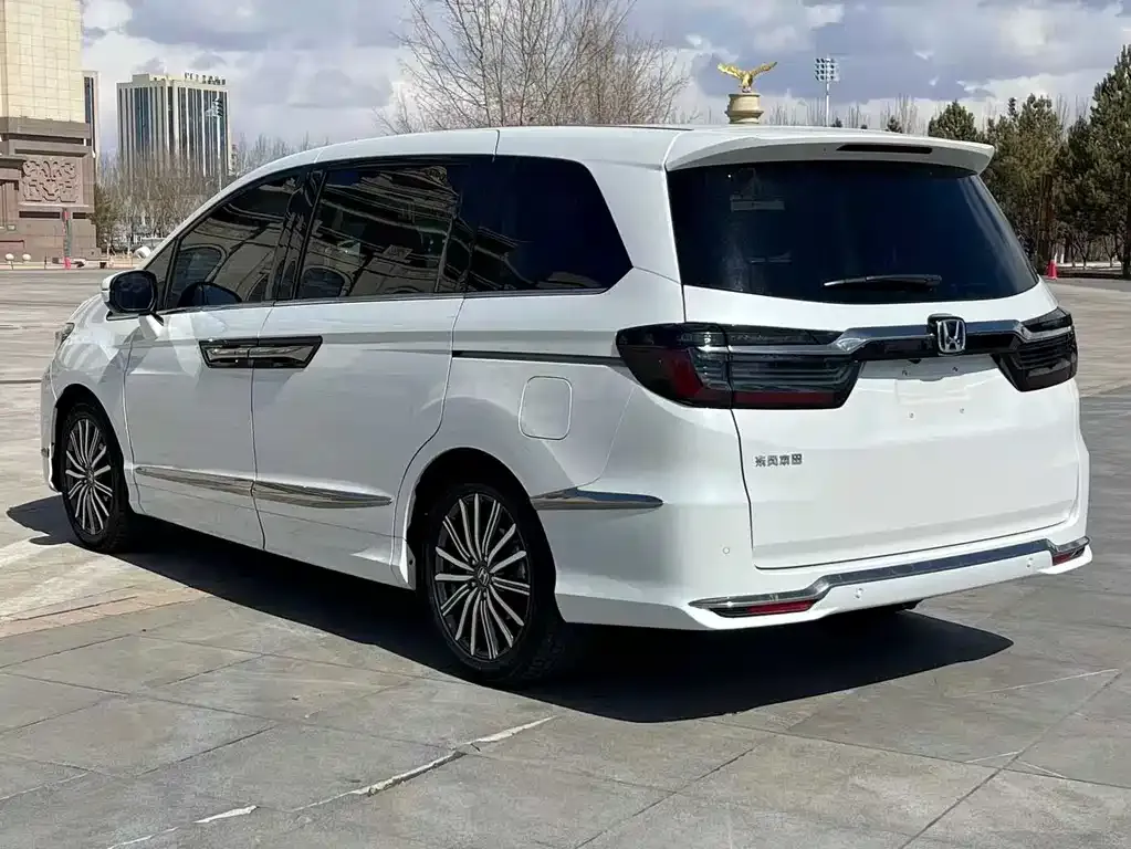 Honda Elysion 2023 из CN, фото 8
