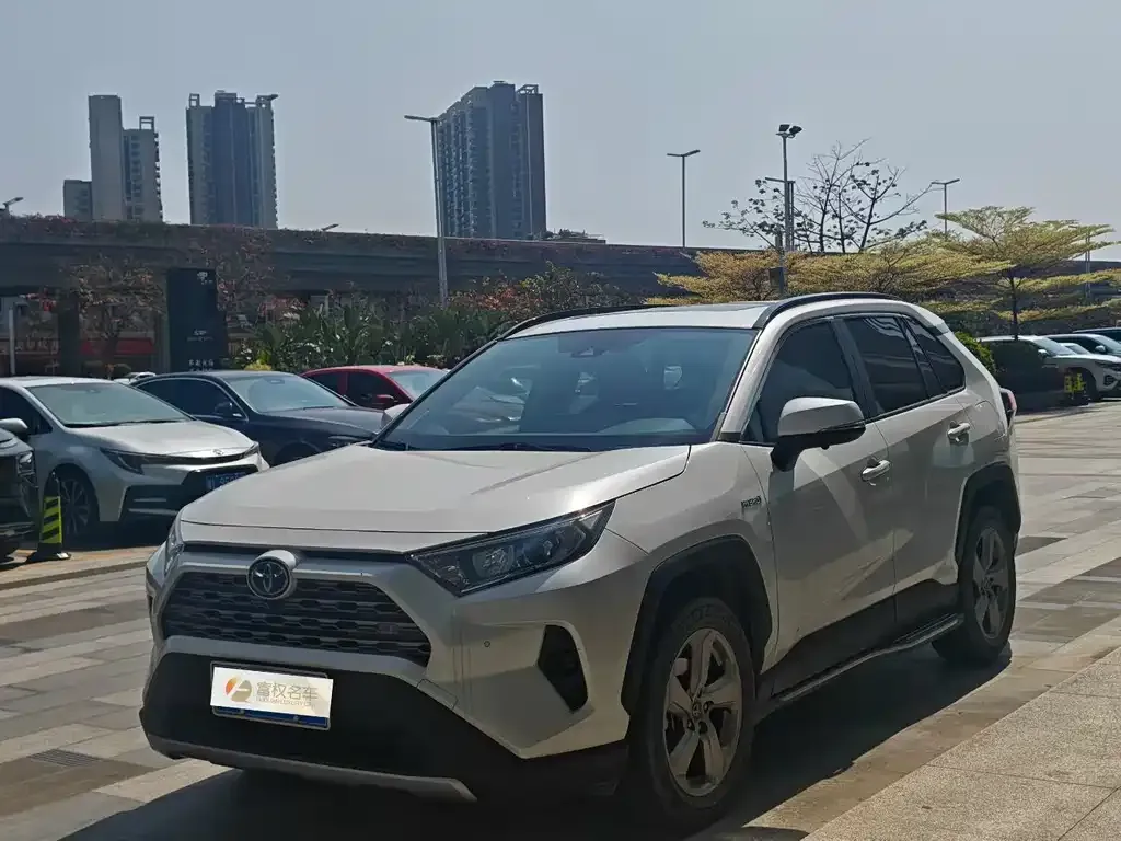 Toyota RAV4 2022 из CN, фото 1