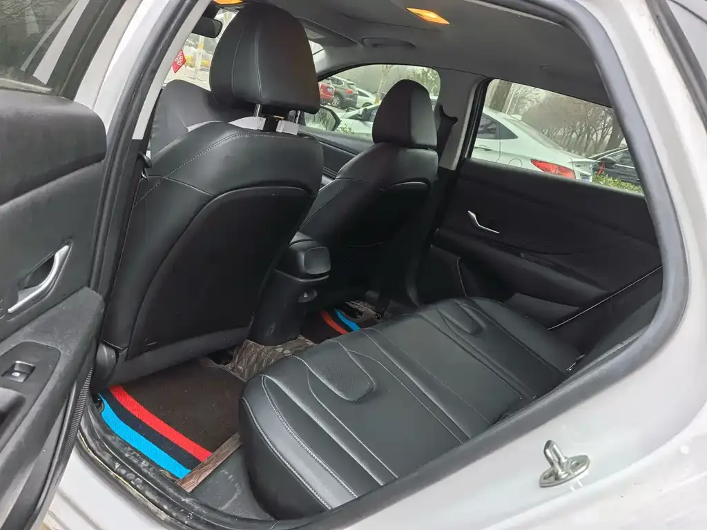 Hyundai Elantra 2022 из CN, фото 8
