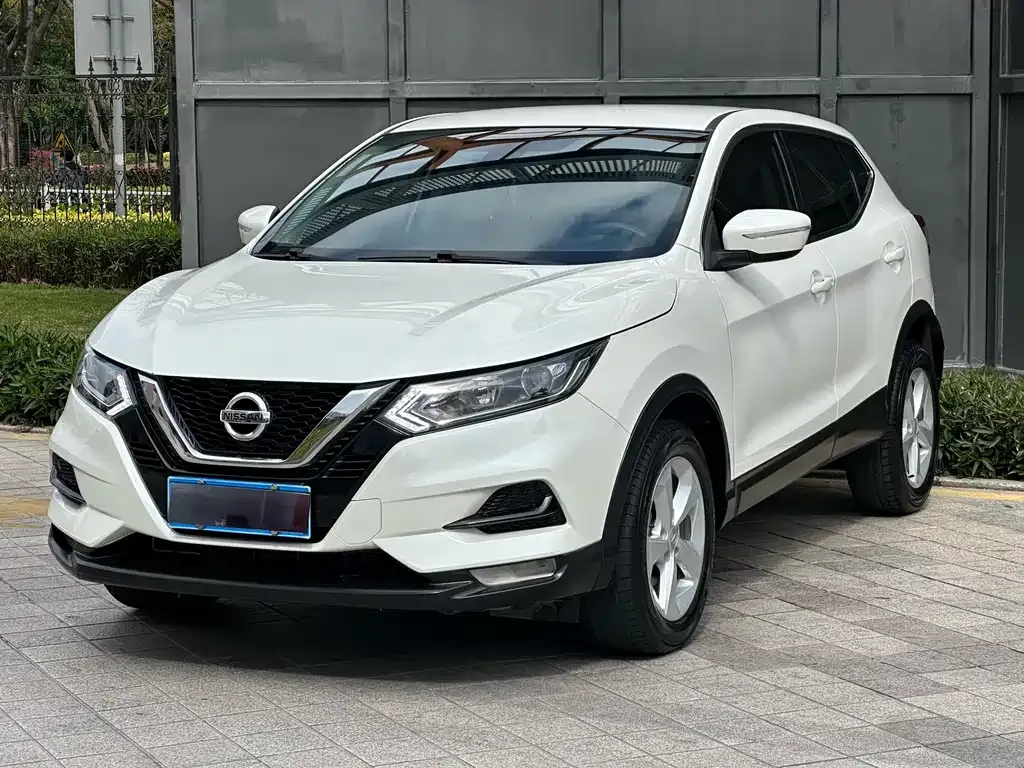 Nissan Qashqai — фото 1
