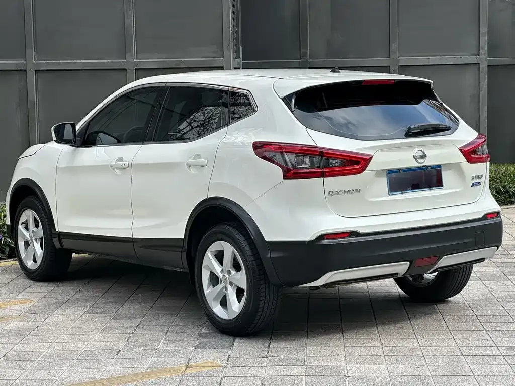 Nissan Qashqai — фото 7