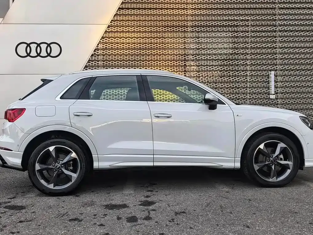Audi Q3 — фото 10