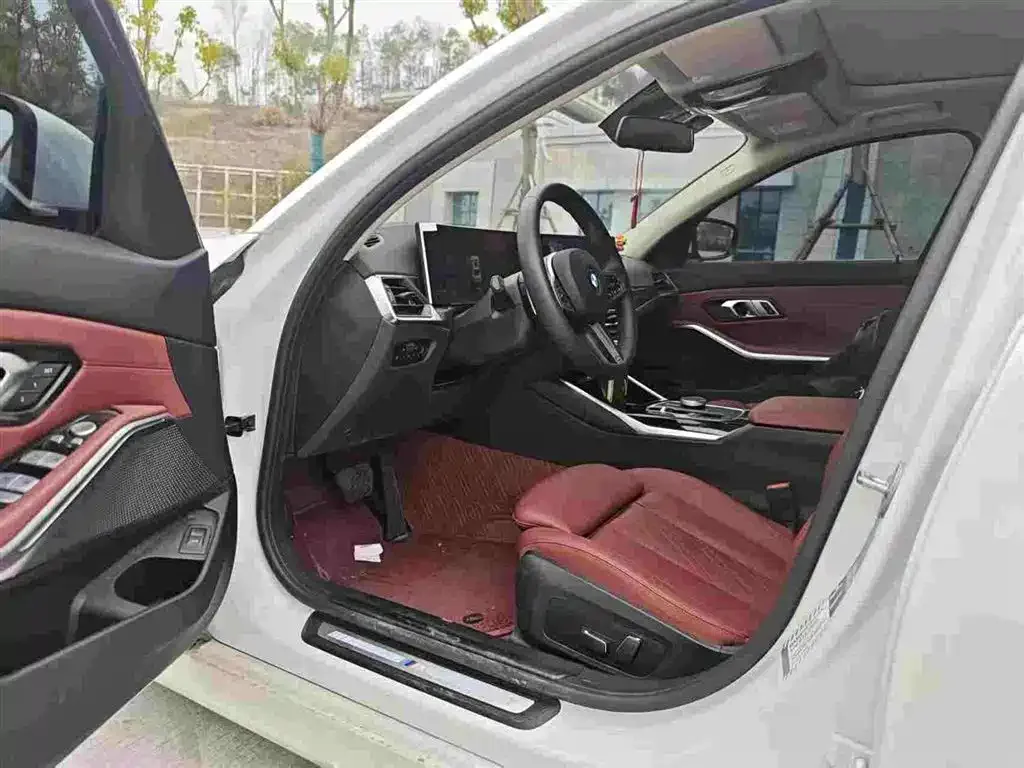 BMW 3 Series 2024 из CN, фото 2