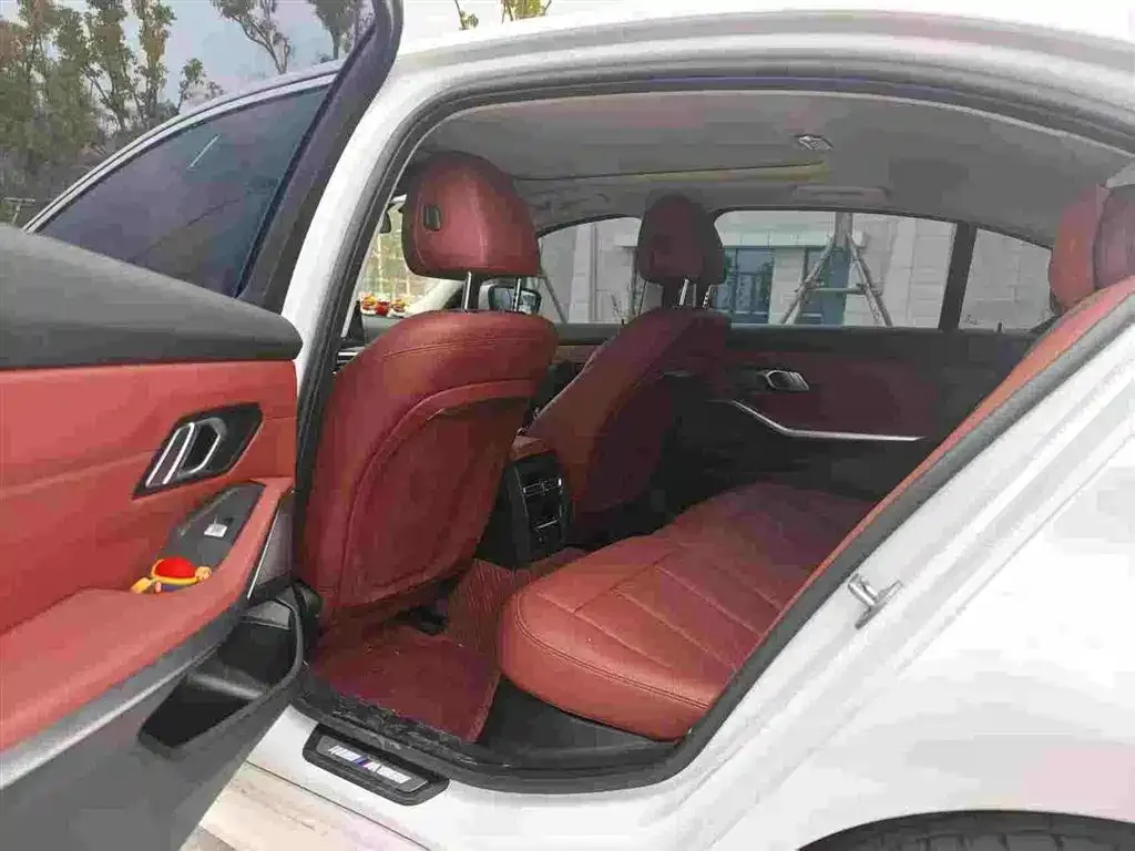 BMW 3 Series 2024 из CN, фото 7