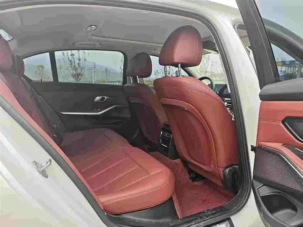 BMW 3 Series 2024 из CN, фото 4