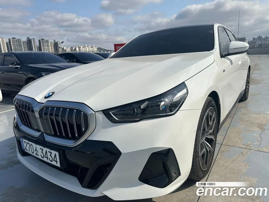 BMW 5-Series 2025 из KR, фото 10