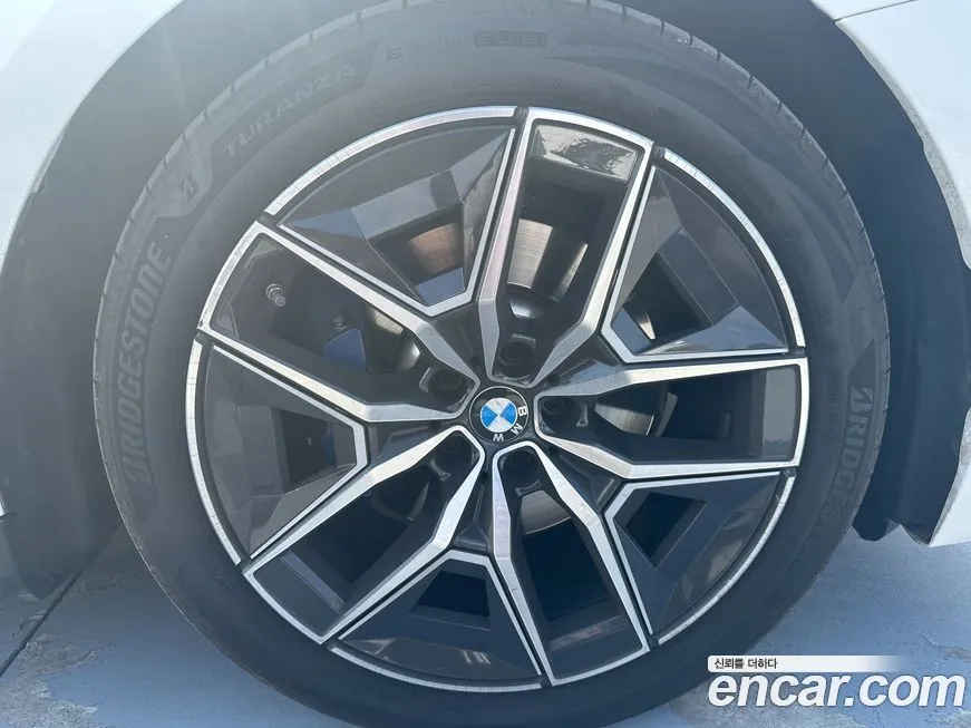 BMW 5-Series 2025 из KR, фото 3