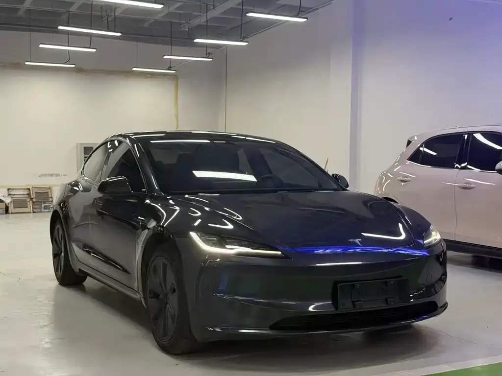 Tesla Model 3 — фото 5