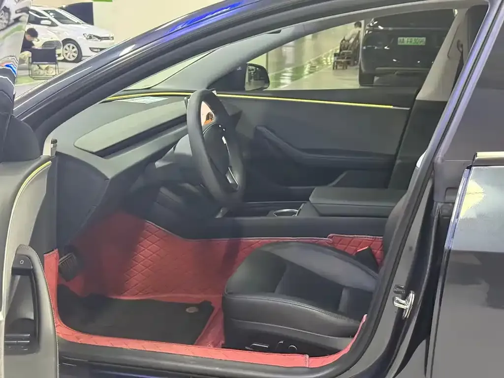 Tesla Model 3 — фото 10