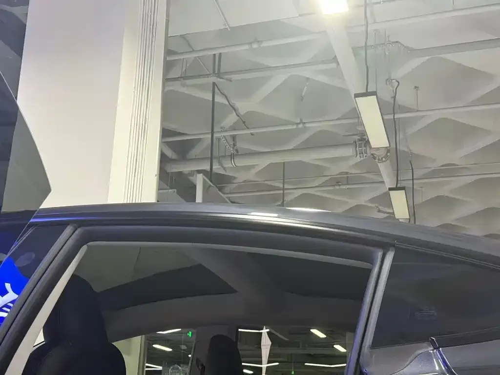 Tesla Model 3 — фото 9