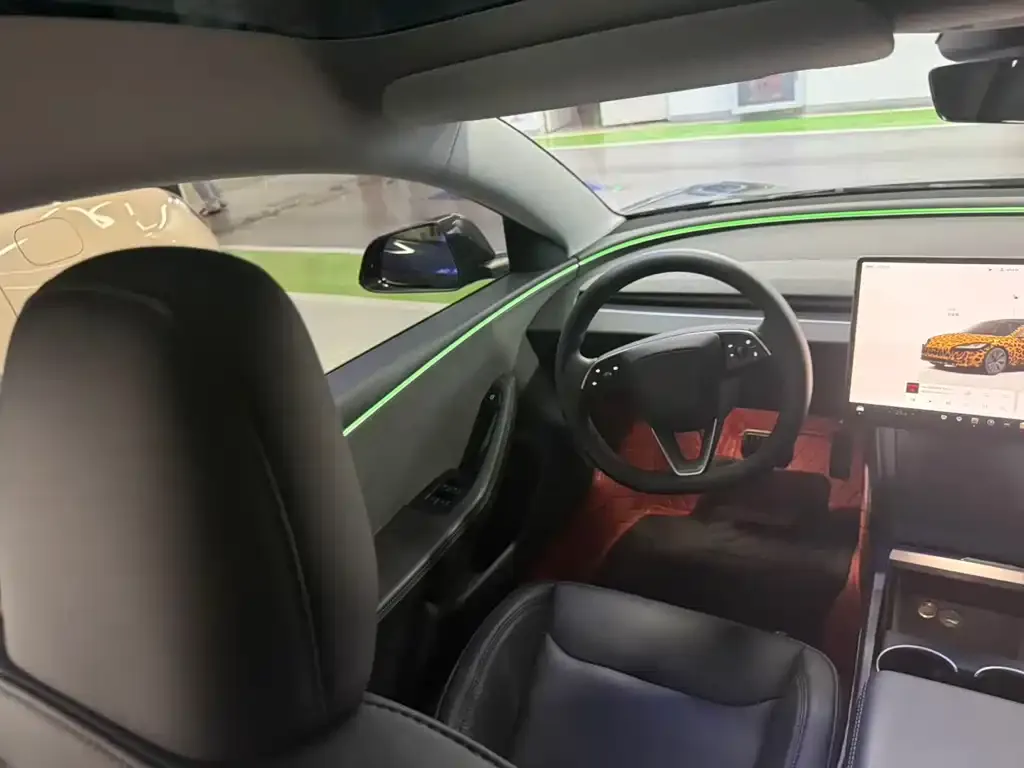 Tesla Model 3 — фото 3