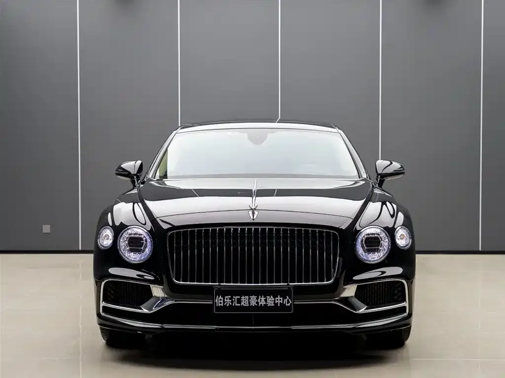 Bentley Flying Spur — фото 10