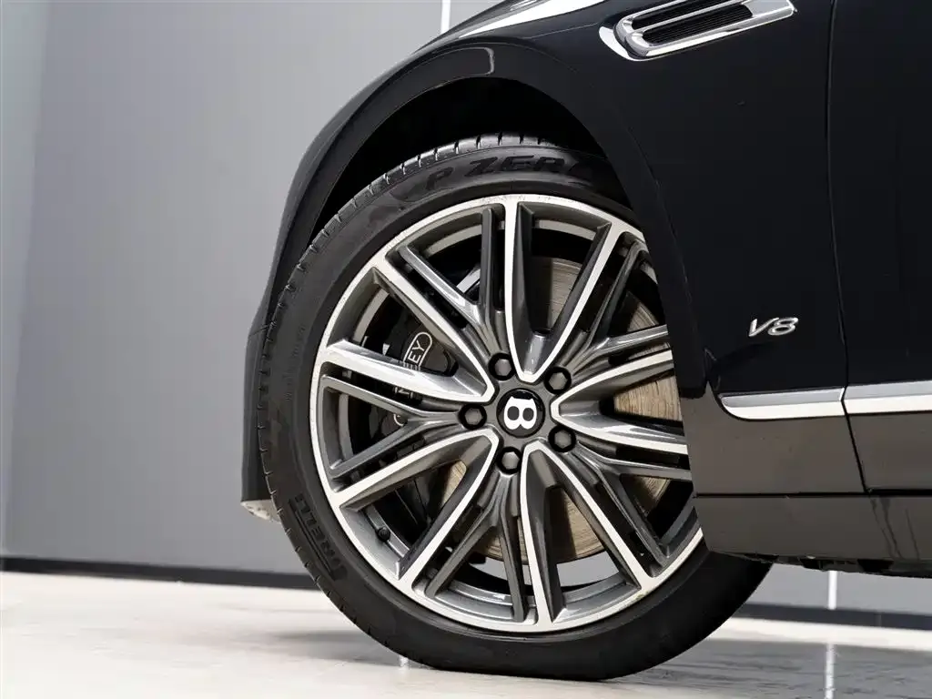 Bentley Flying Spur — фото 8