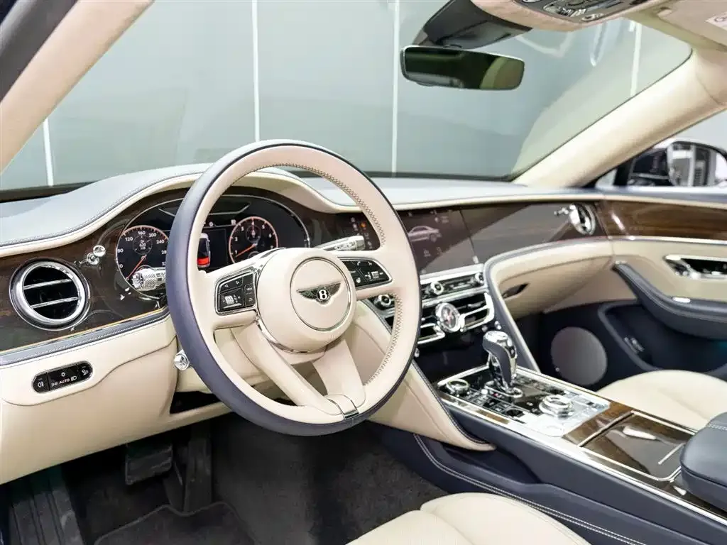 Bentley Flying Spur — фото 5