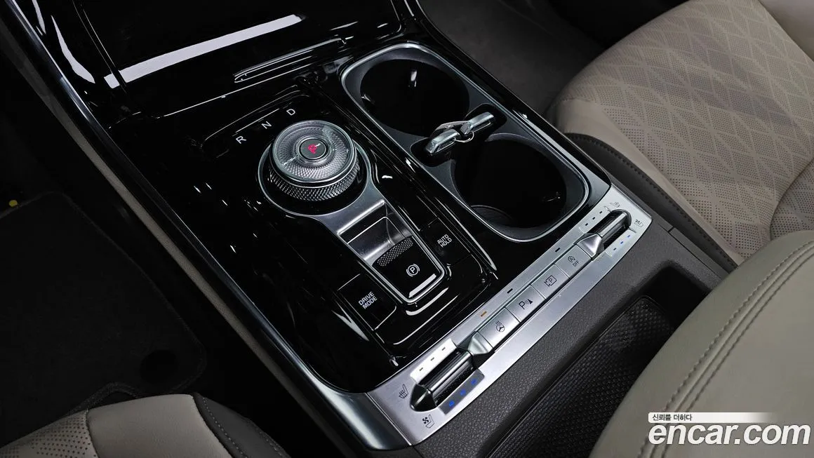 Kia Carnival — фото 10