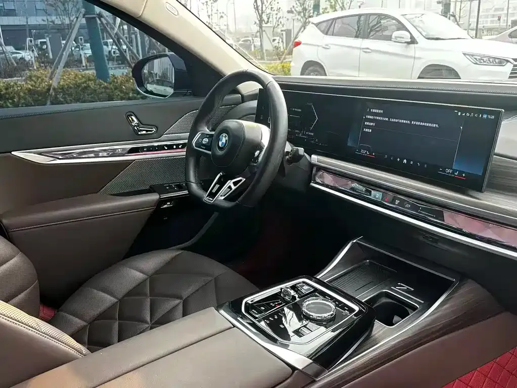 BMW 7 Series 2024 из CN, фото 3