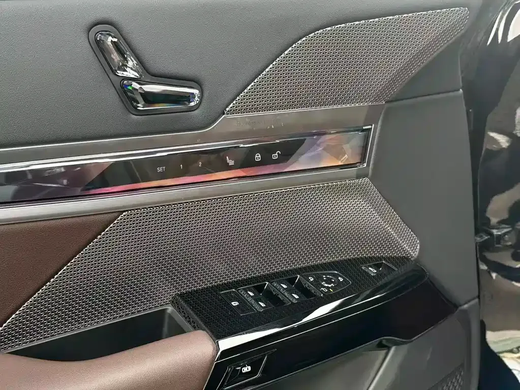 BMW 7 Series 2024 из CN, фото 10