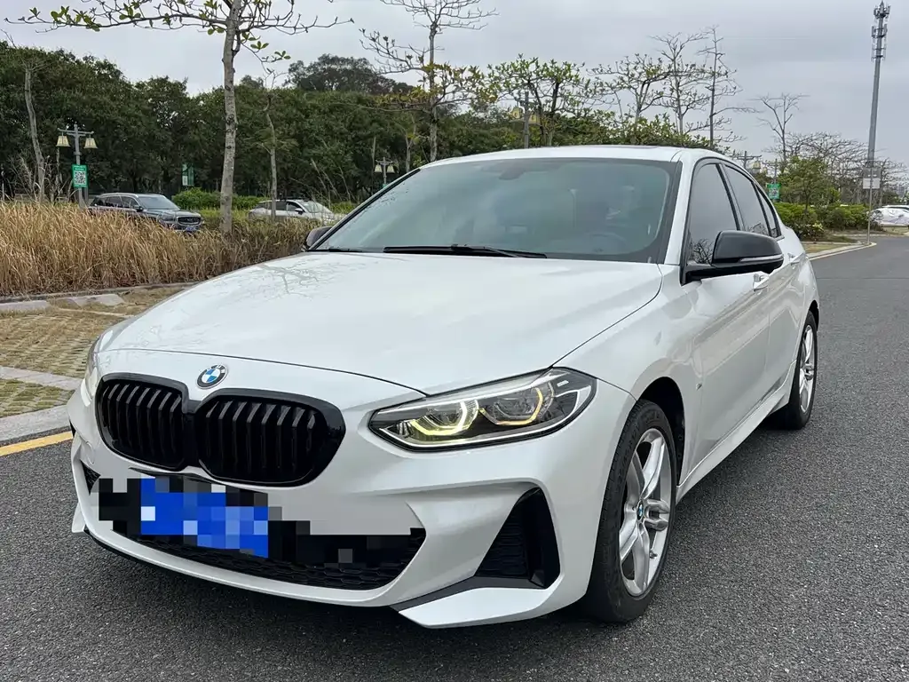 BMW 1 Series 2021 из CN, фото 1