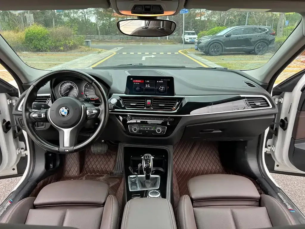 BMW 1 Series 2021 из CN, фото 8