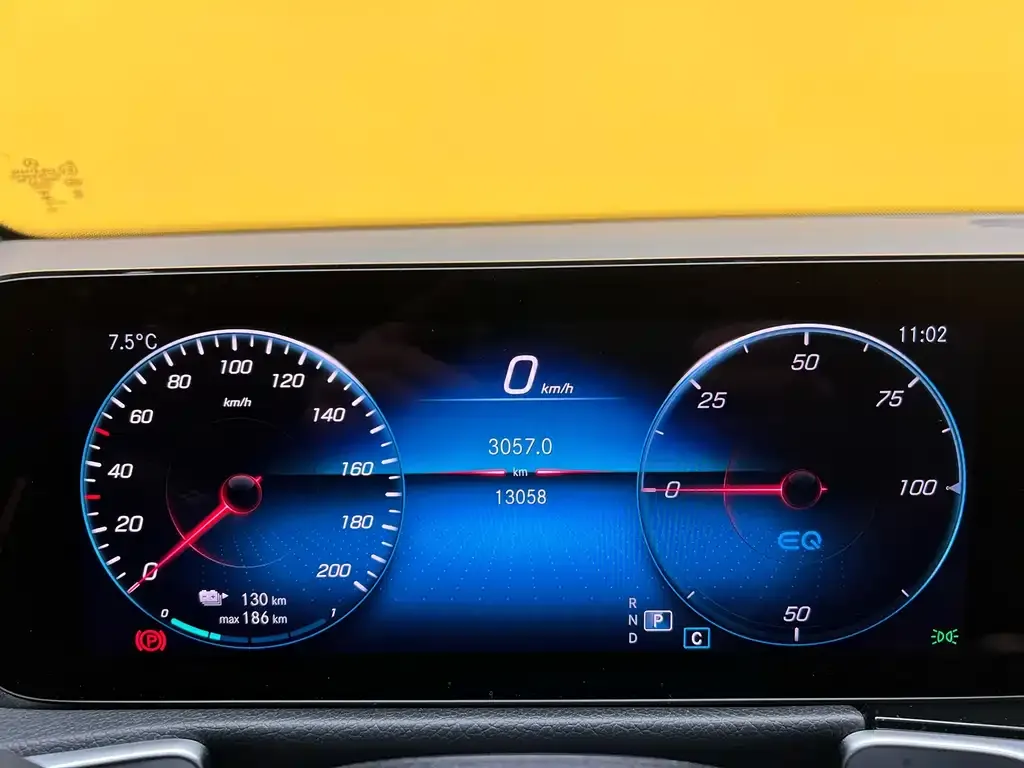 Mercedes-Benz EQB — фото 4