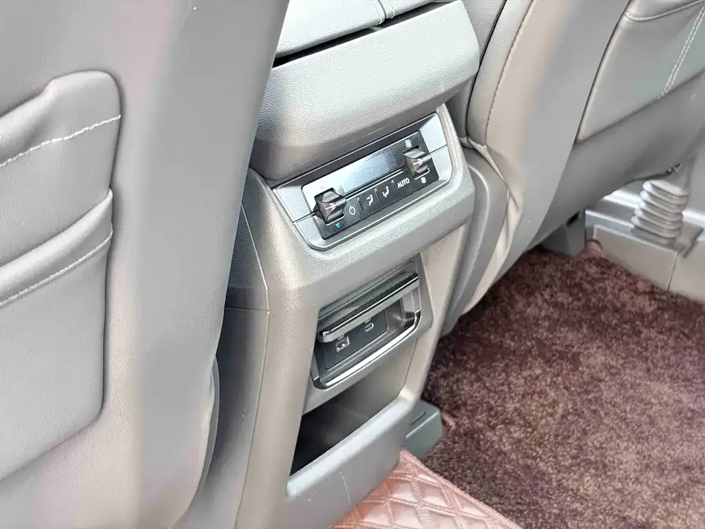 Ford Edge 2024 из CN, фото 2