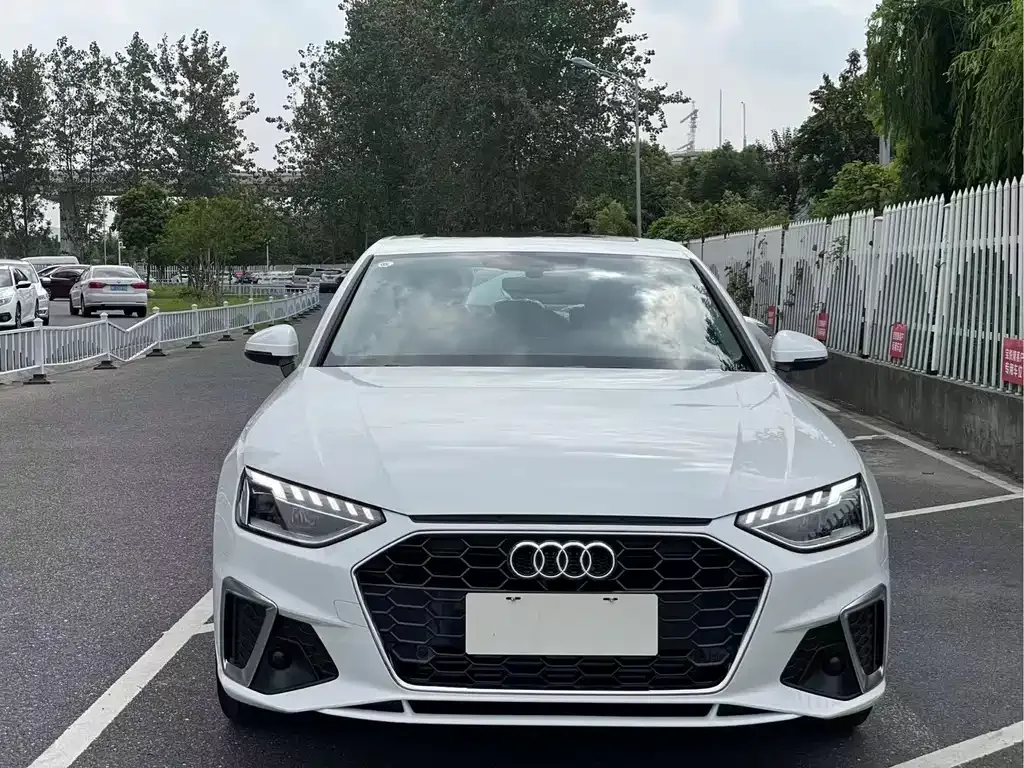 Audi A4L 2023 из CN, фото 9
