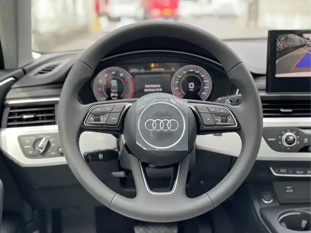 Audi A4L 2023 из CN, фото 2
