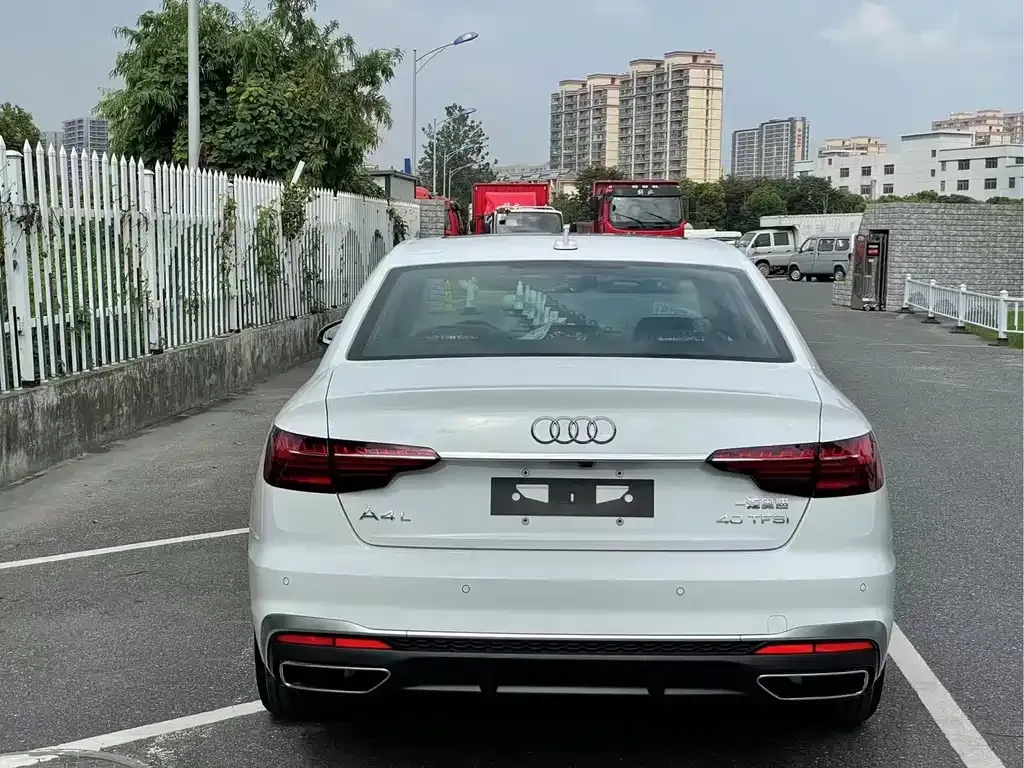 Audi A4L 2023 из CN, фото 8