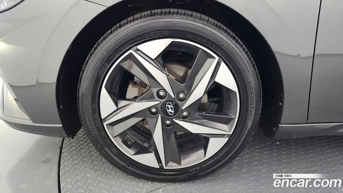 Hyundai AVANTE — фото 3
