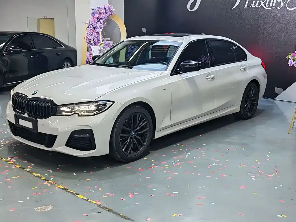 BMW 3 Series 2022 из CN, фото 1
