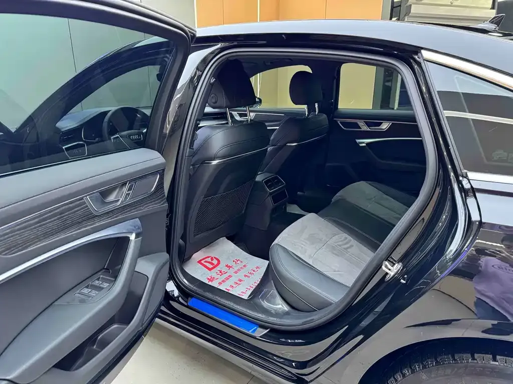 Audi A6L 2024 из CN, фото 9