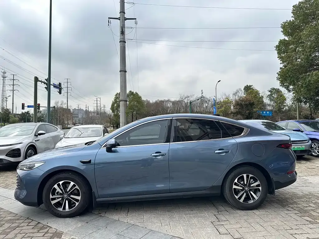 BYD Qin PLUS — фото 9